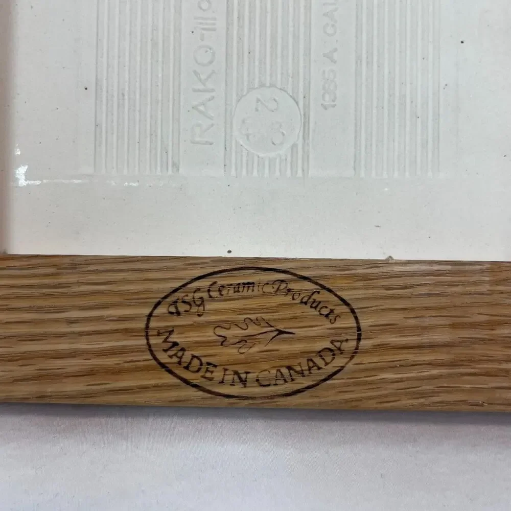 Unbranded trivet features